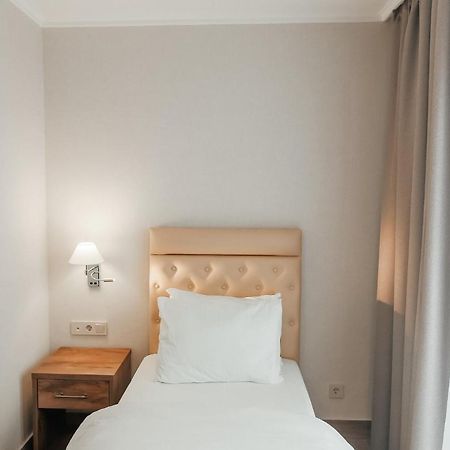 Amza Park Hotel Gagra Esterno foto