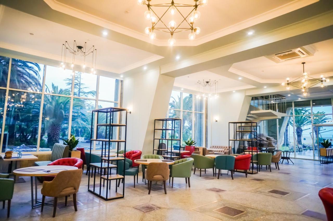 Amza Park Hotel Gagra Esterno foto