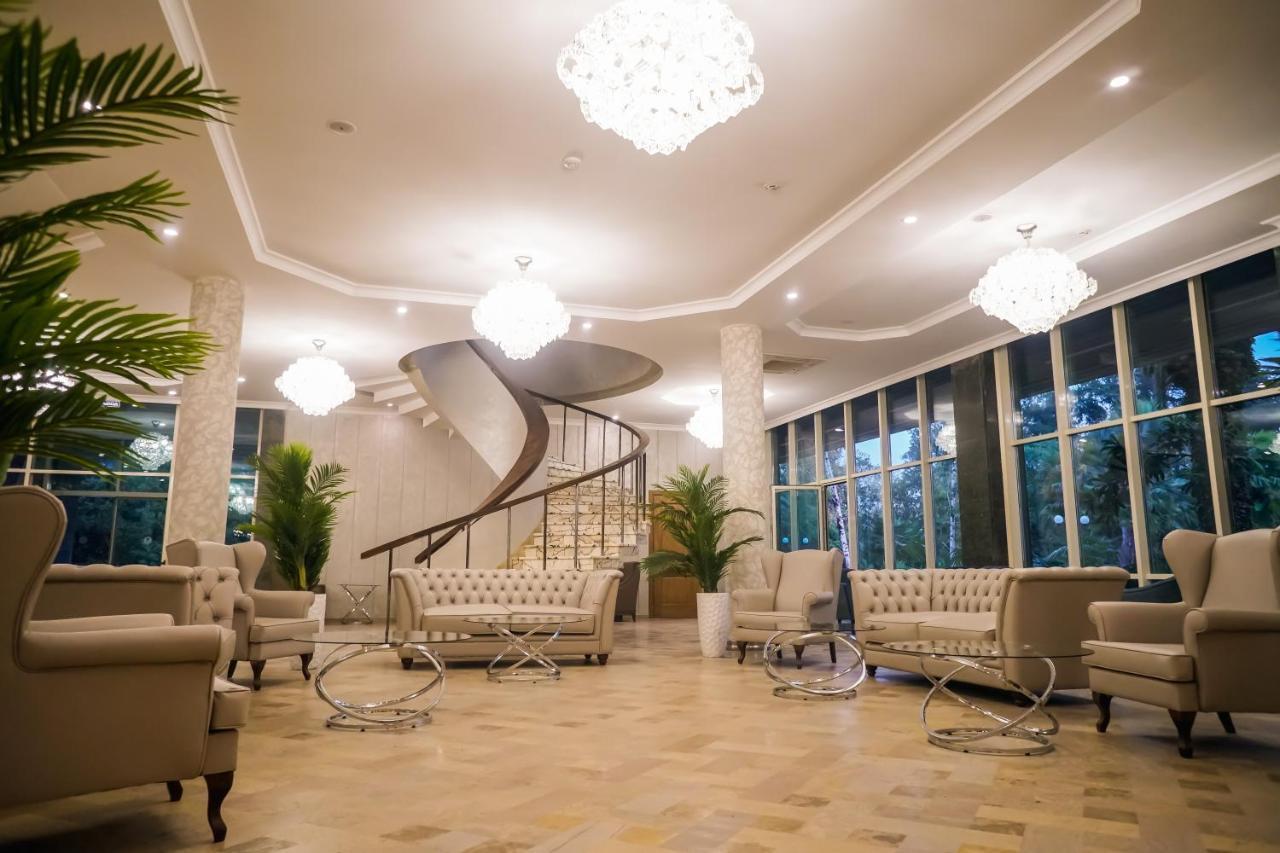 Amza Park Hotel Gagra Esterno foto