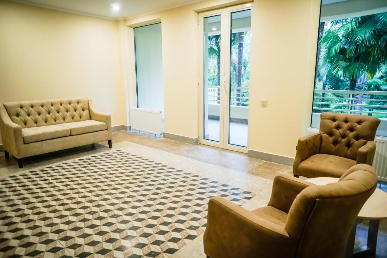 Amza Park Hotel Gagra Esterno foto