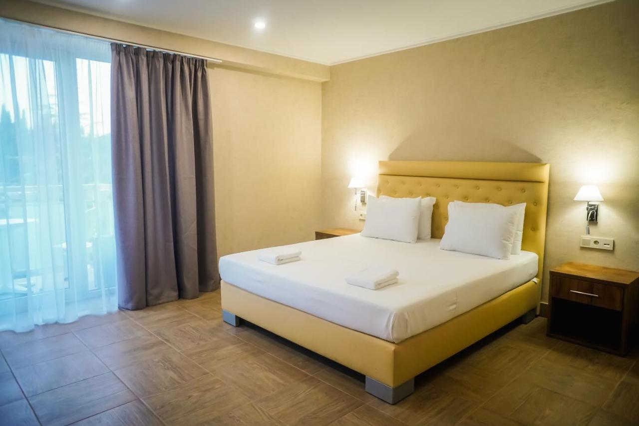 Amza Park Hotel Gagra Esterno foto
