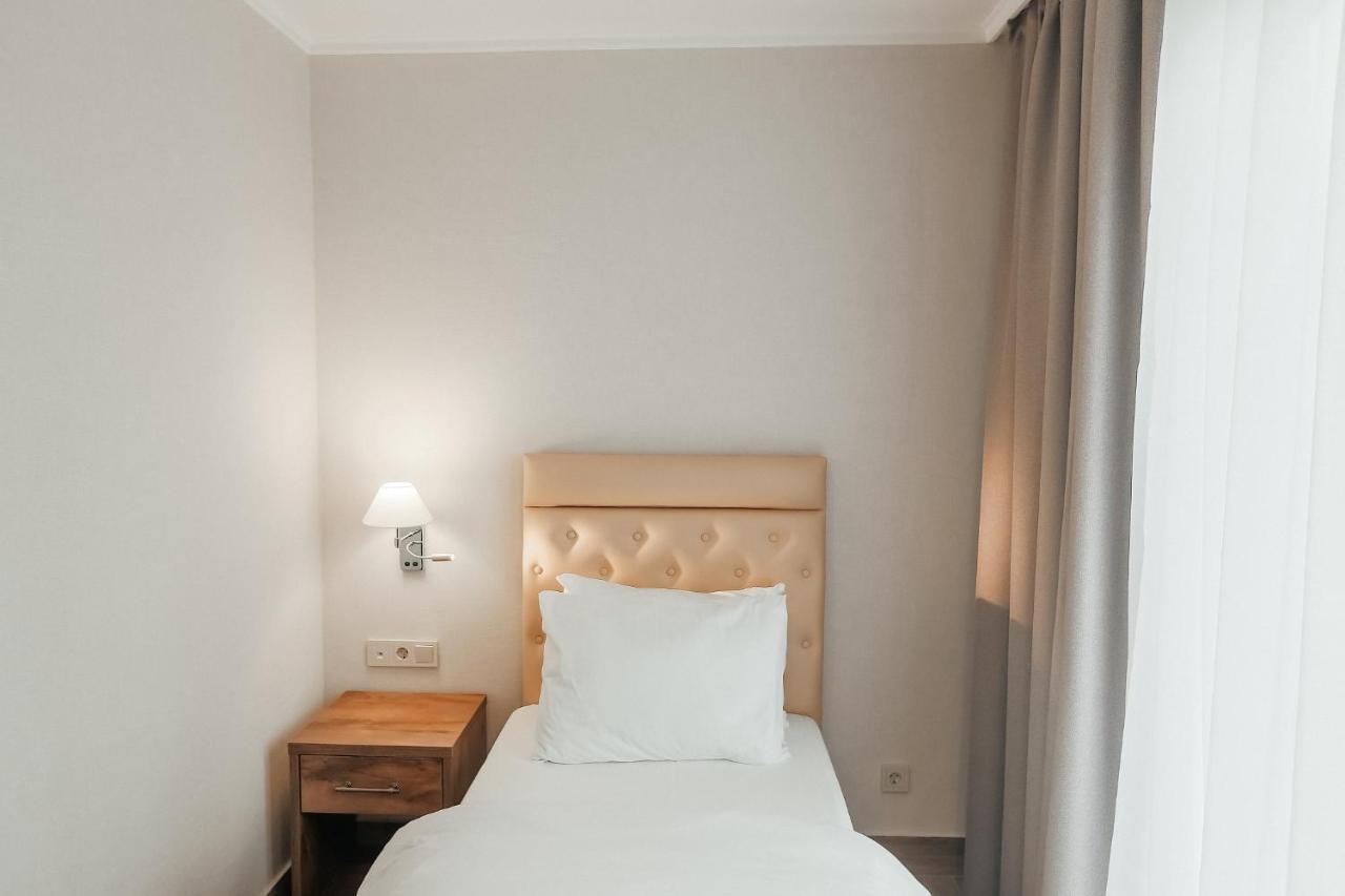 Amza Park Hotel Gagra Esterno foto