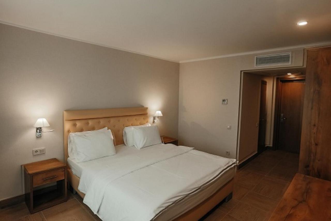 Amza Park Hotel Gagra Esterno foto