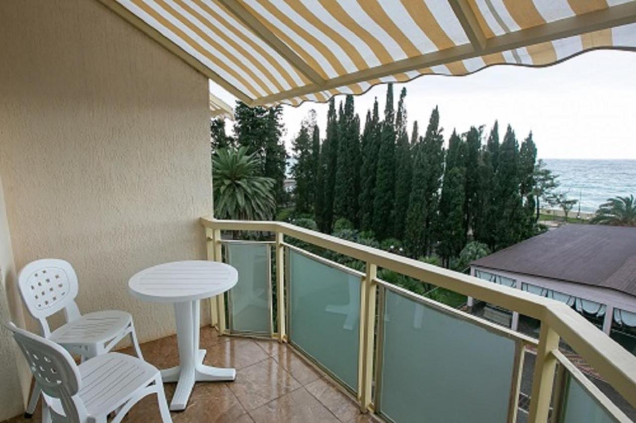 Amza Park Hotel Gagra Esterno foto