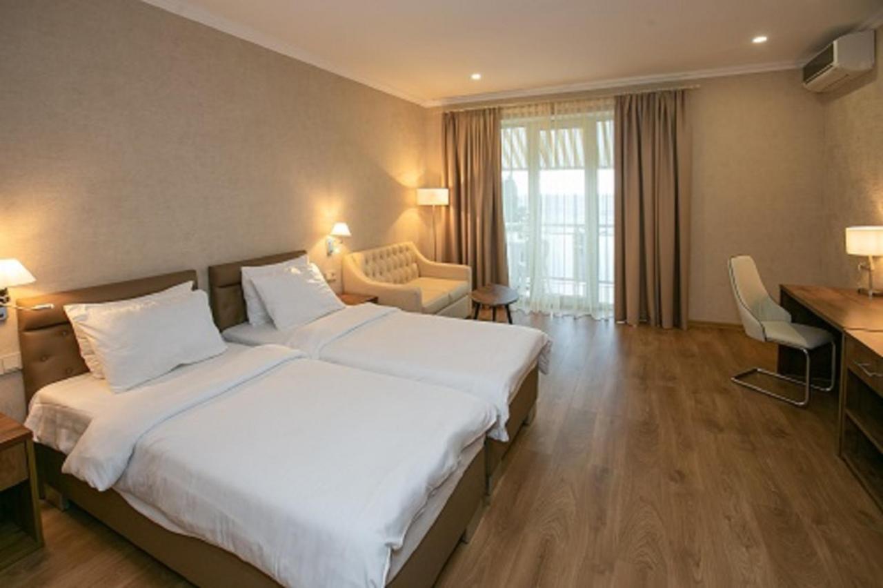Amza Park Hotel Gagra Esterno foto
