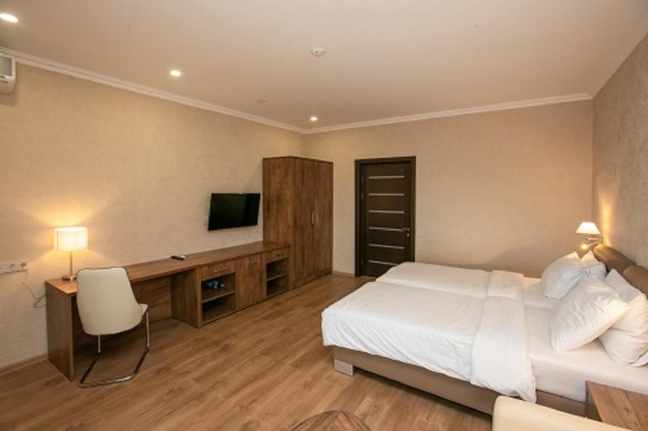 Amza Park Hotel Gagra Esterno foto