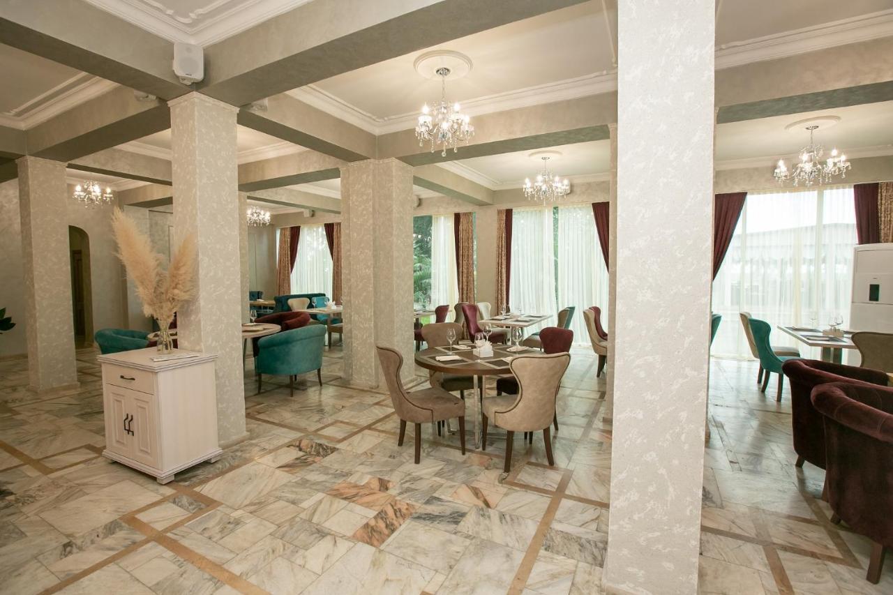 Amza Park Hotel Gagra Esterno foto