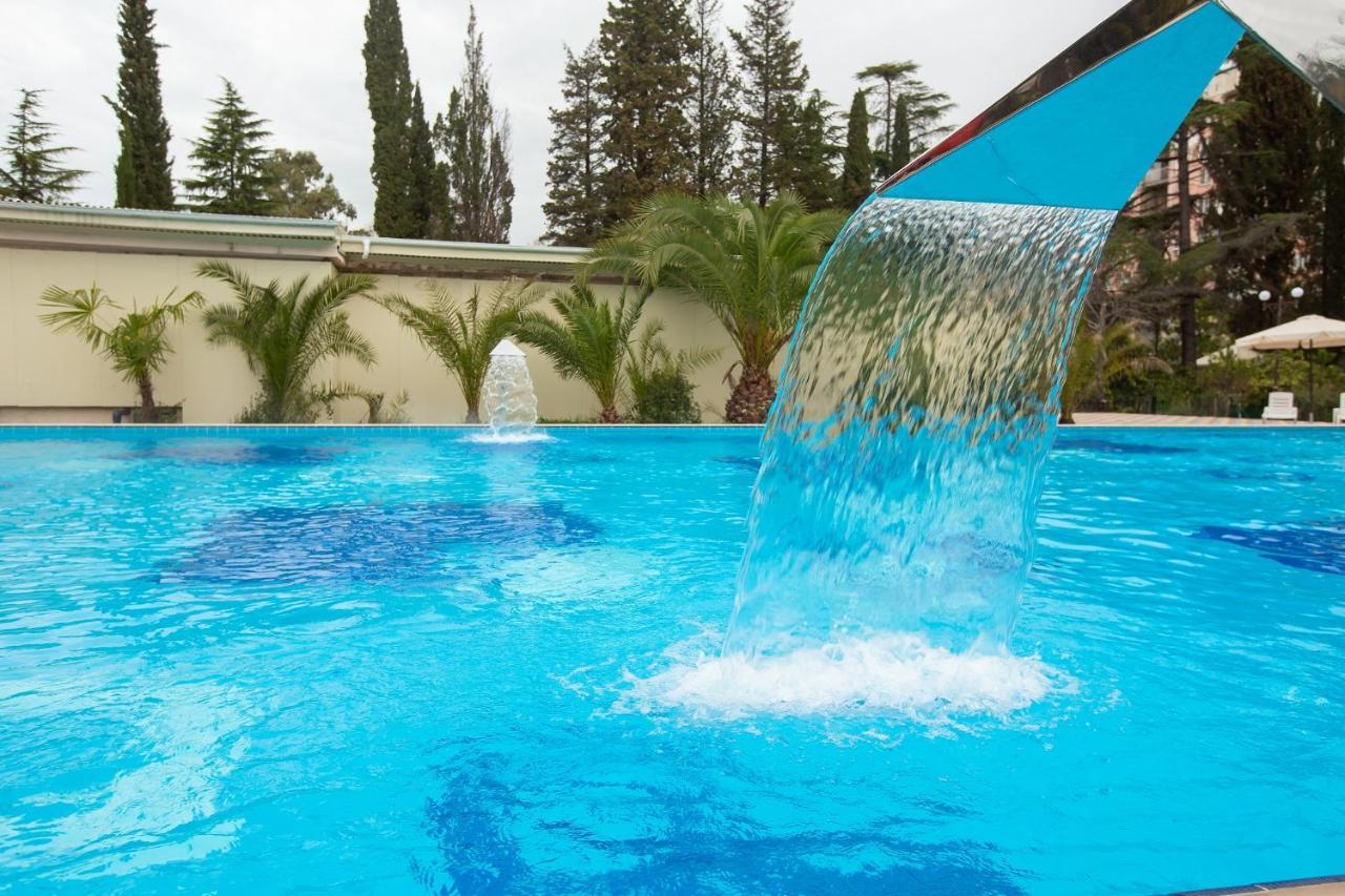Amza Park Hotel Gagra Esterno foto