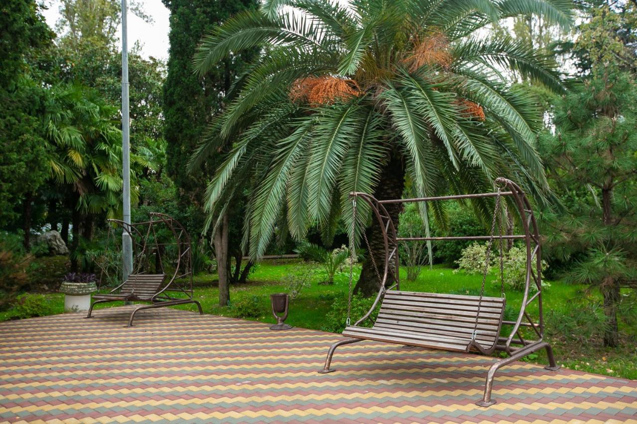 Amza Park Hotel Gagra Esterno foto
